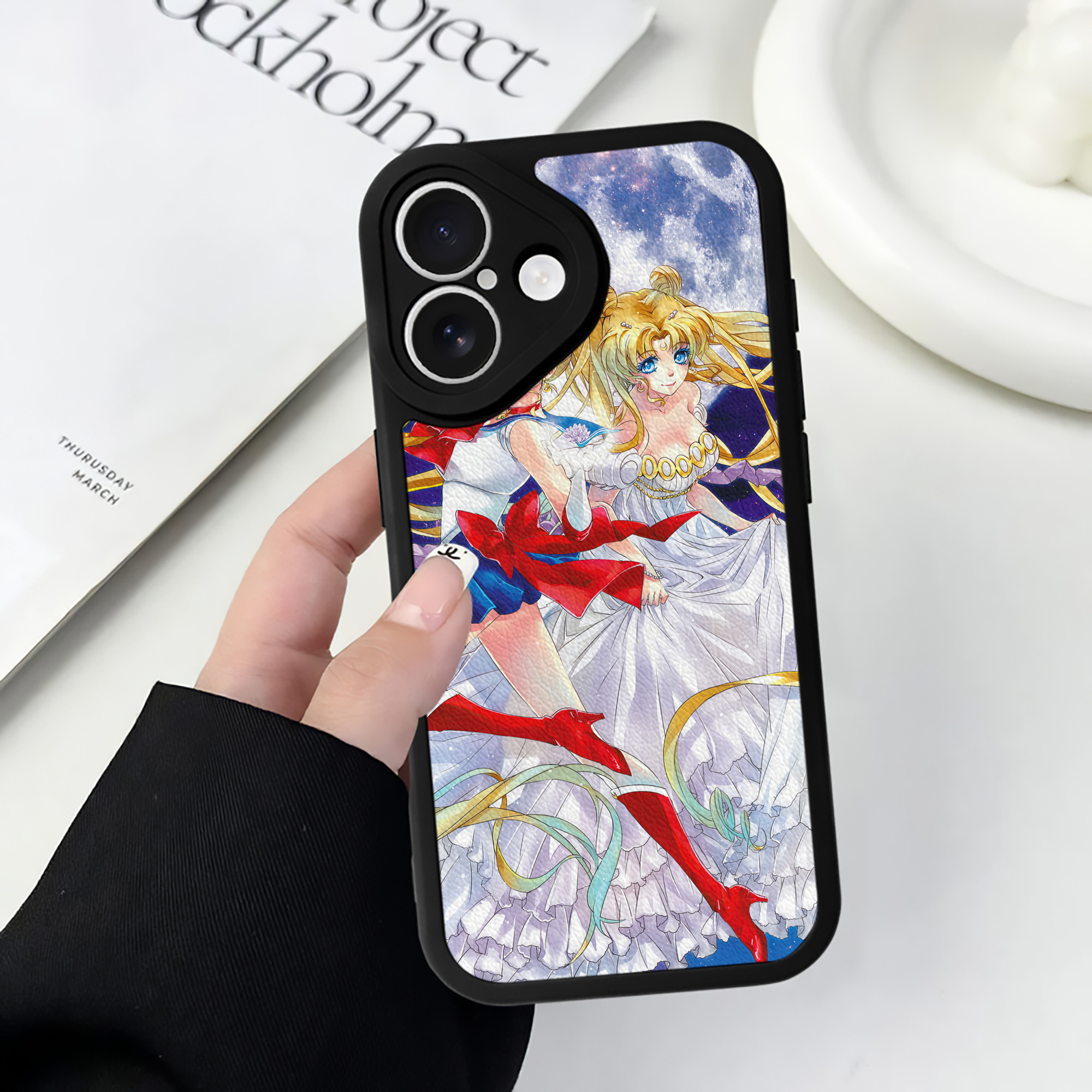 （画像用） 美少女戦士セーラームーン Sailor Moon 【iPhone 16シリーズ対応】シリコンスマホケース（レザー調） 材質：シリコン